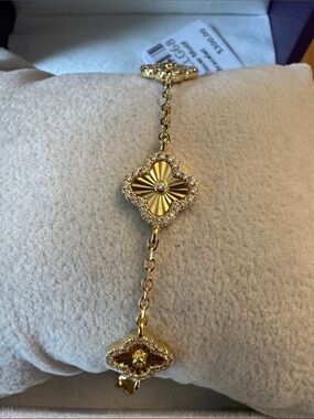 Lafonn Gold clover Motif Bracelet with Crystal Halo Accents NWT perfect!